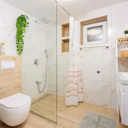 In 39336 Apartment *