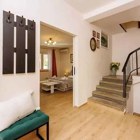 In 39336 Apartment *